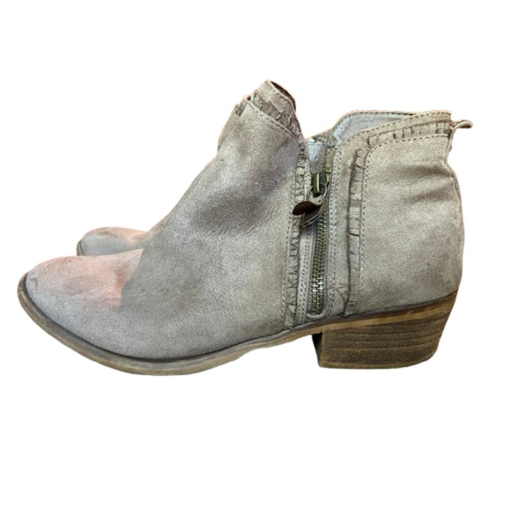 MIA beige mable ruffle ankle booties womens 8.5